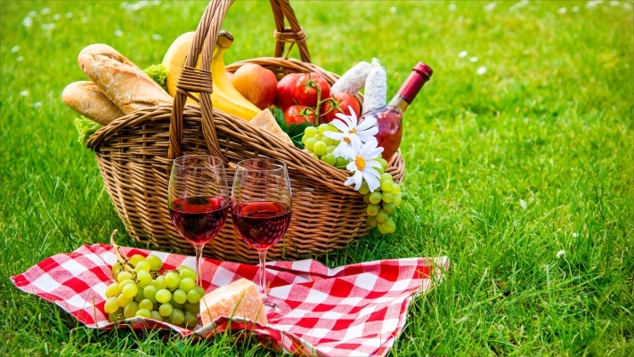 The Best Wines for Summer Picnics